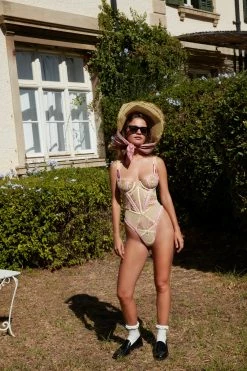 Floral Frenzy Teddy -underwear Sales 2023 02 221013 FLL ENGLISH SPAIN 116 v1