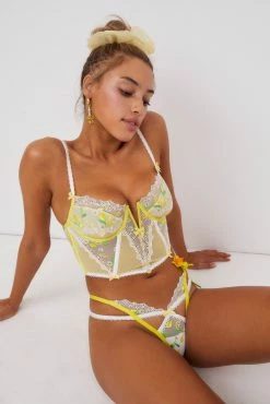 Lemon Daisy Thong Panty -underwear Sales 2023 220208 BC FLL 28PDP LOOK 14 0016 17c59d40 31c8 4915 a018 2180e0db4959 scaled