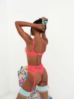 Shimmer Zinnia Embroidery Thong Panty -underwear Sales 2023 220322 BC FLLxVS LOOK 04 0059 f5b25065 76c3 44e7 b489 f10c981daae8 scaled