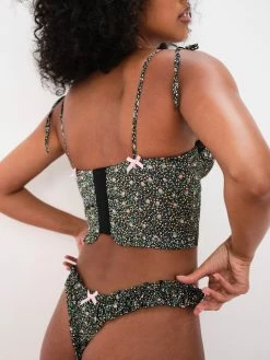 Farrah Bustier -underwear Sales 2023 220815 BC FLLxVS LOOK 06 0043 450d59ad 7f91 4293 a977 8fc80007a2e2 scaled