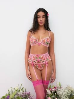 Needle Point Roses Garter